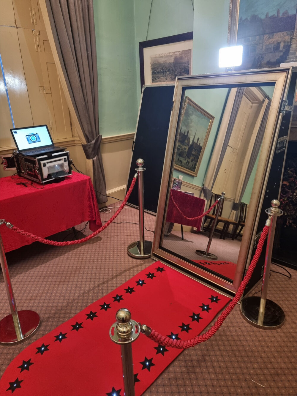 magic mirror photo booth hire parties