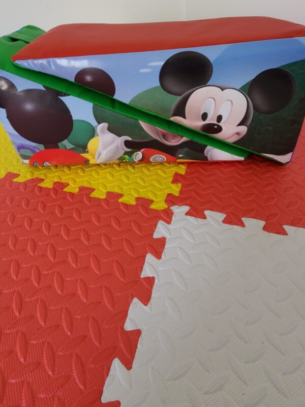 cartoon characters soft play hire kent and sussex