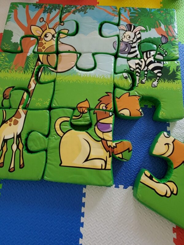 9 piece jungle friends foam floor puzzle