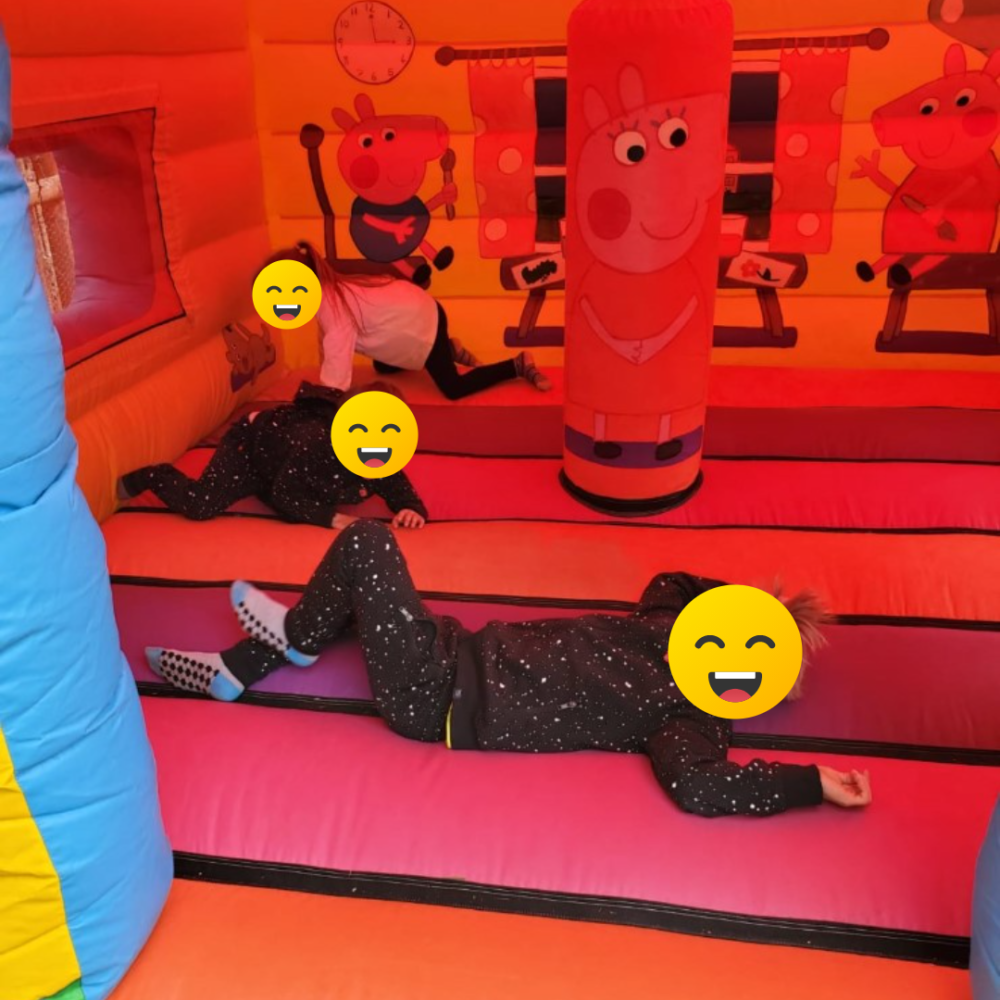 bouncy house for hire, Kent, Sussex, peppa pig bouncy castle