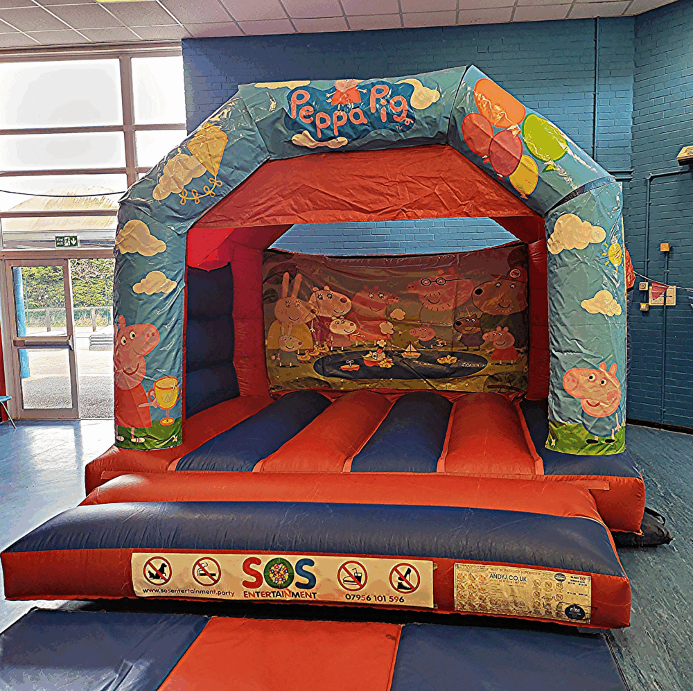 kids party hire, peppa pig bouncy castle, west sussex
