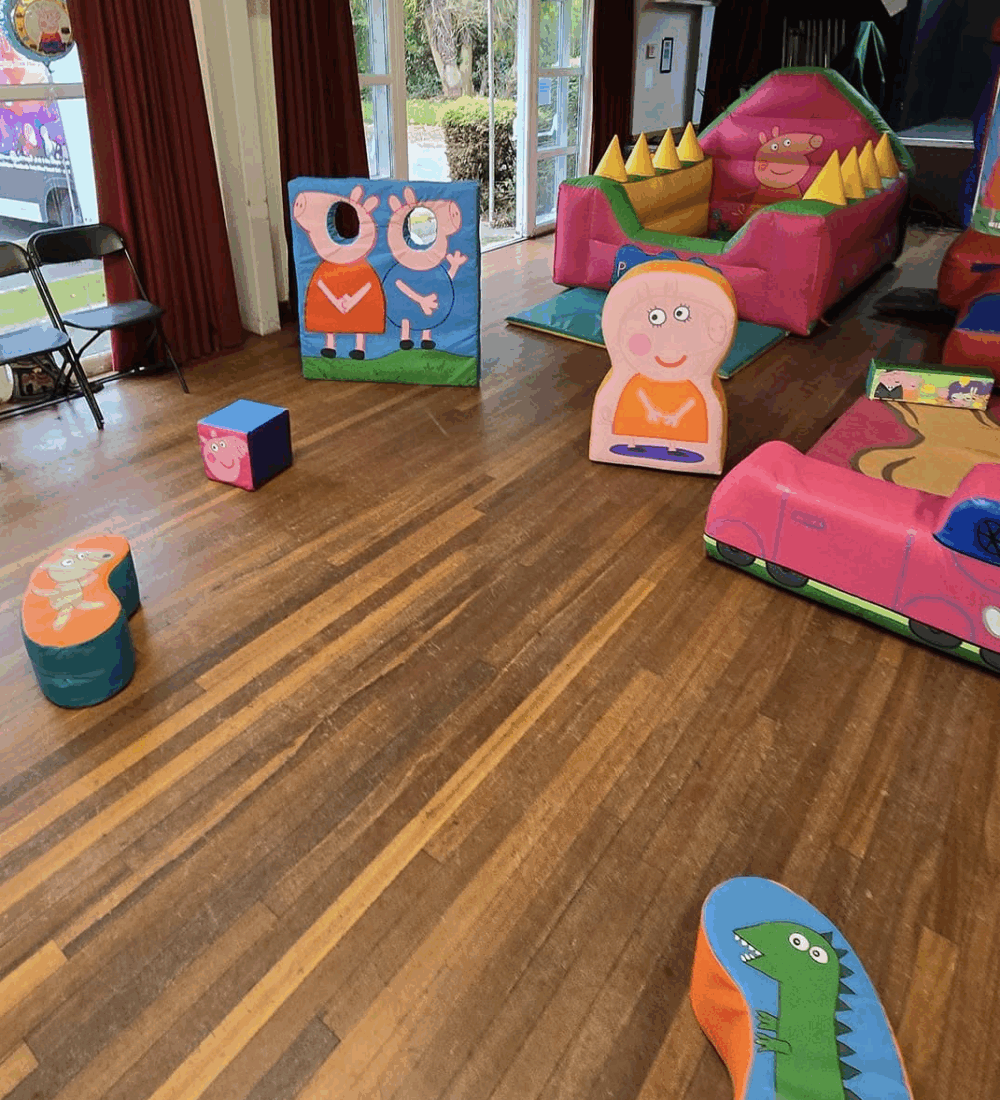 kids party hire, peppa pig bouncy castle, bromley