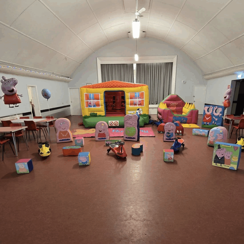 kids party hire, peppa pig bouncy castle