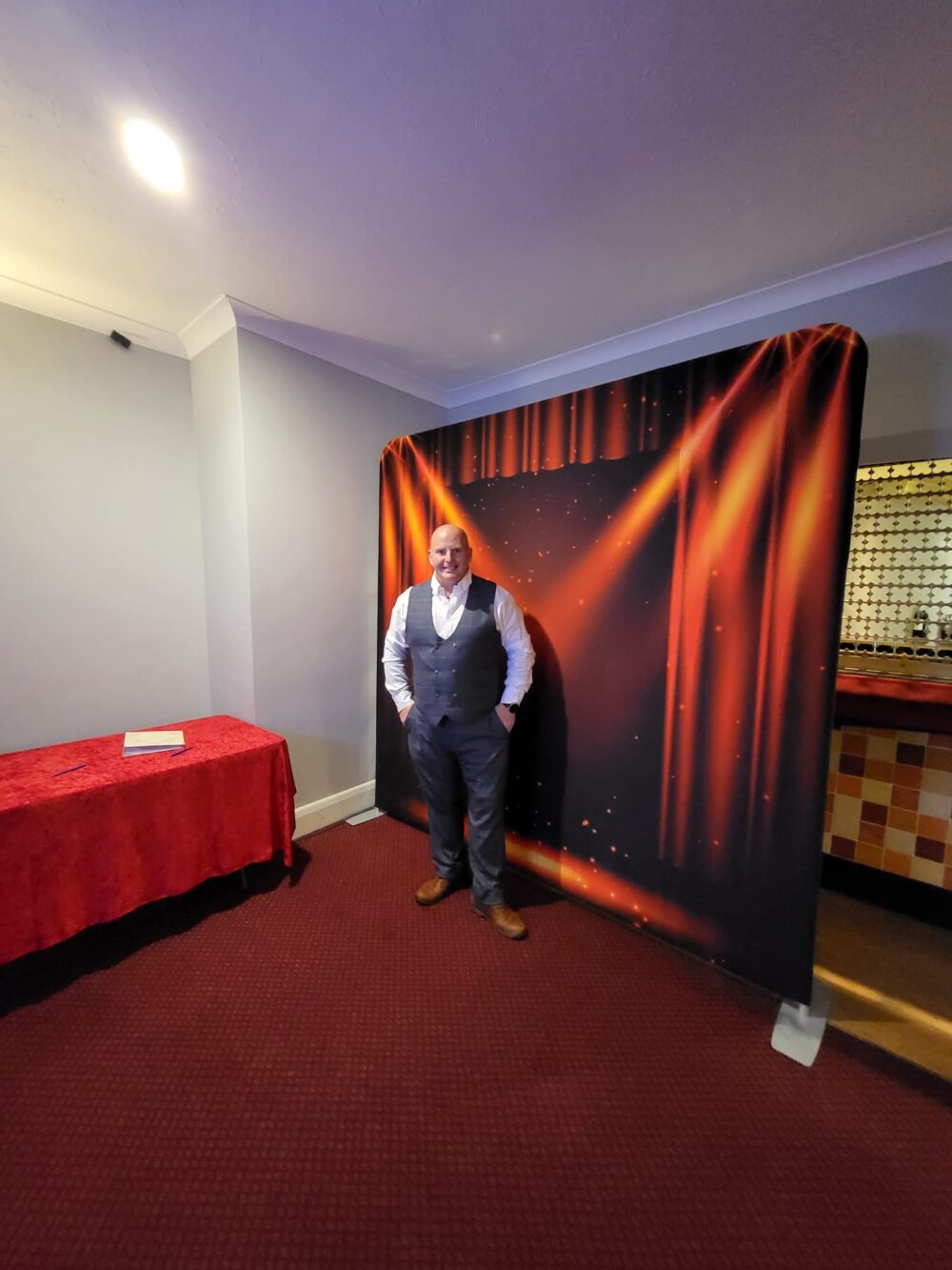 heart photo booth hire kent, photo booth backdrop, photo booth hire
