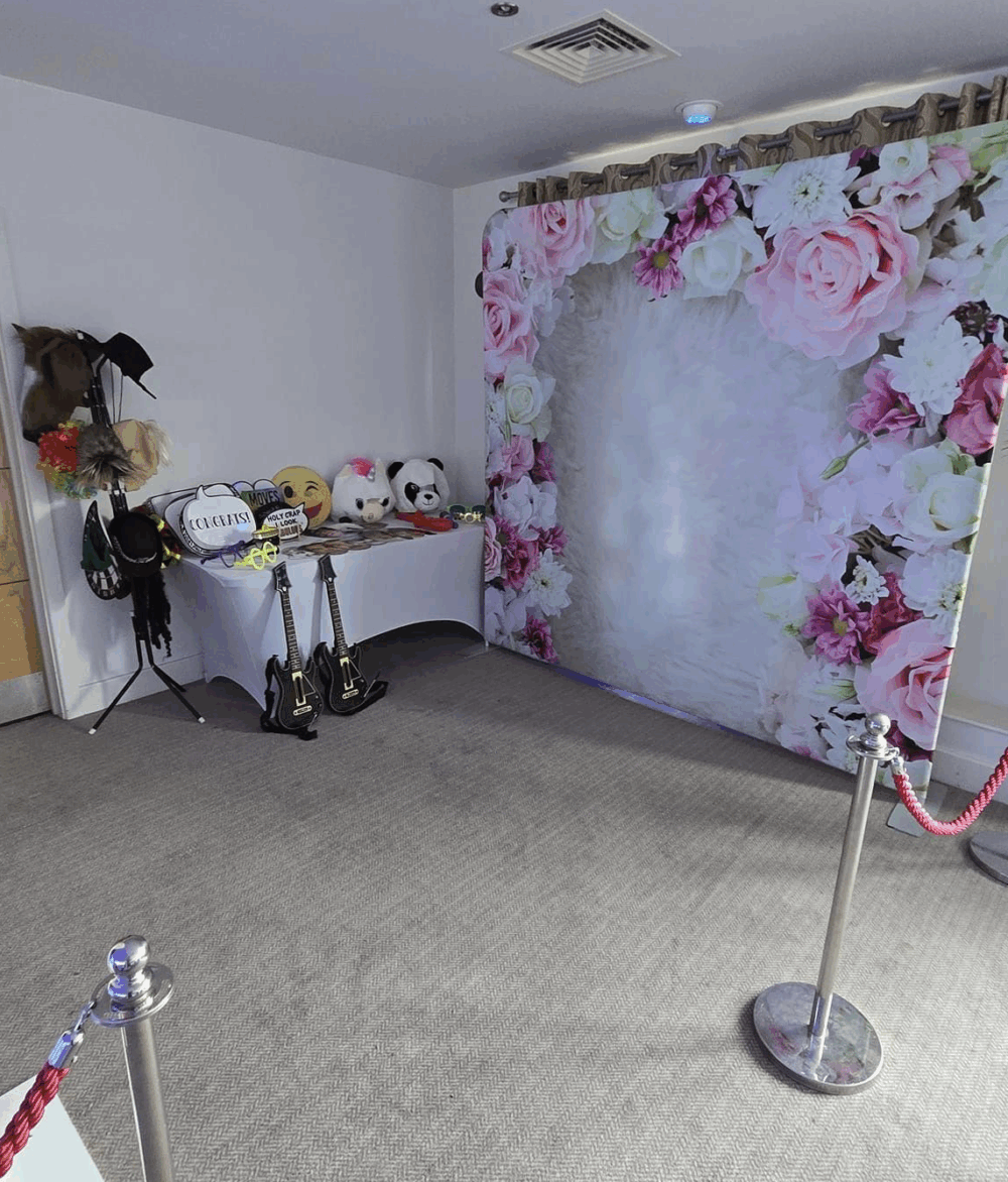 photo booth backdrop, hire in sussex