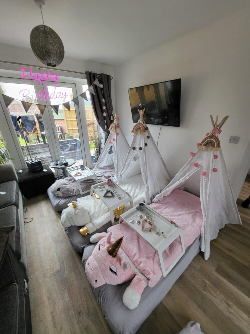 Unicorn teepee parties, teepee party ideas, teepee parties at home, unicorn themed birthday party package