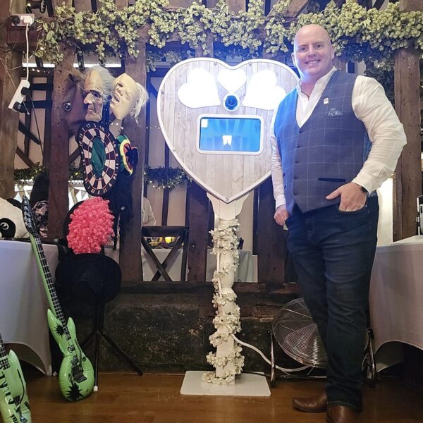 SOS Entertainment, rustic heart photo booth wedding hire