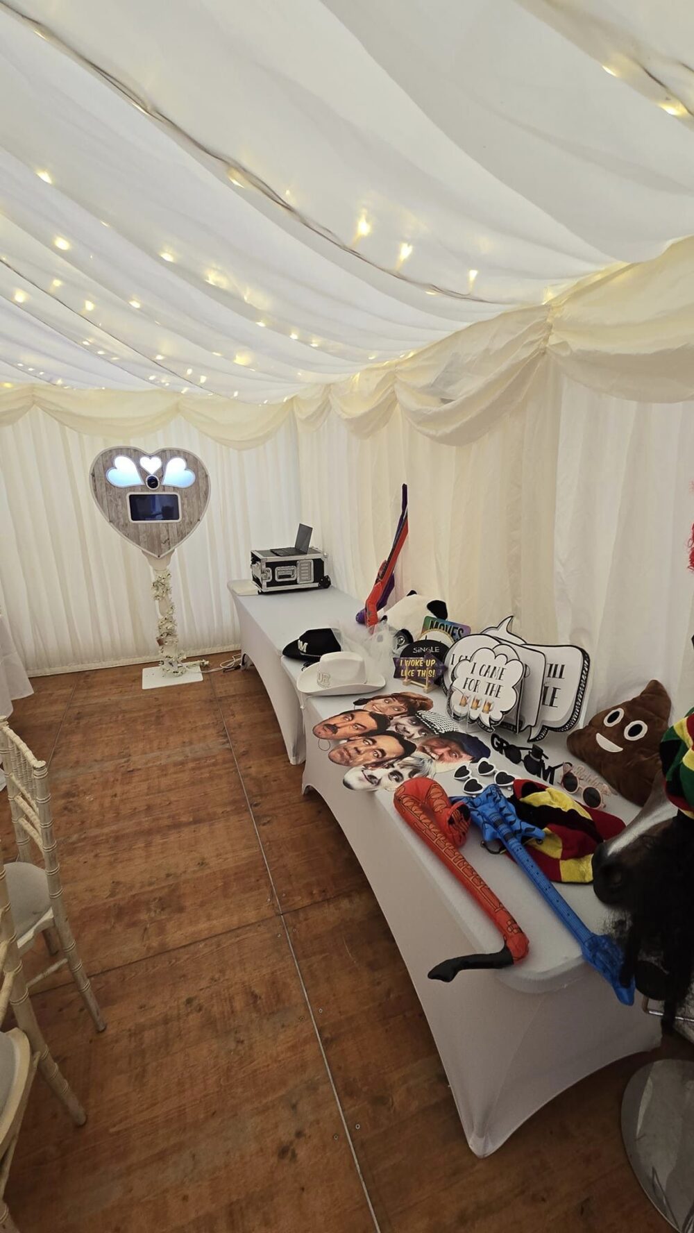 SOS Entertainment, rustic heart photobooth hire with prints