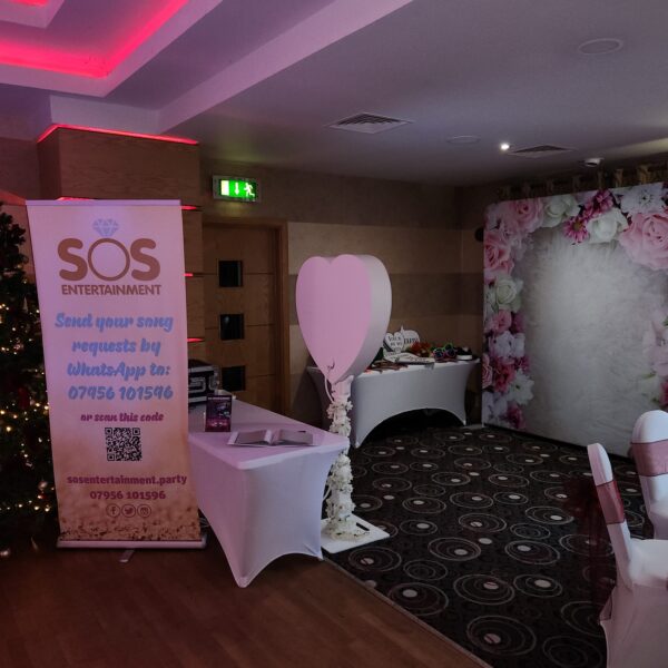 photobooth hire for winter wedding from SOS Entertainment