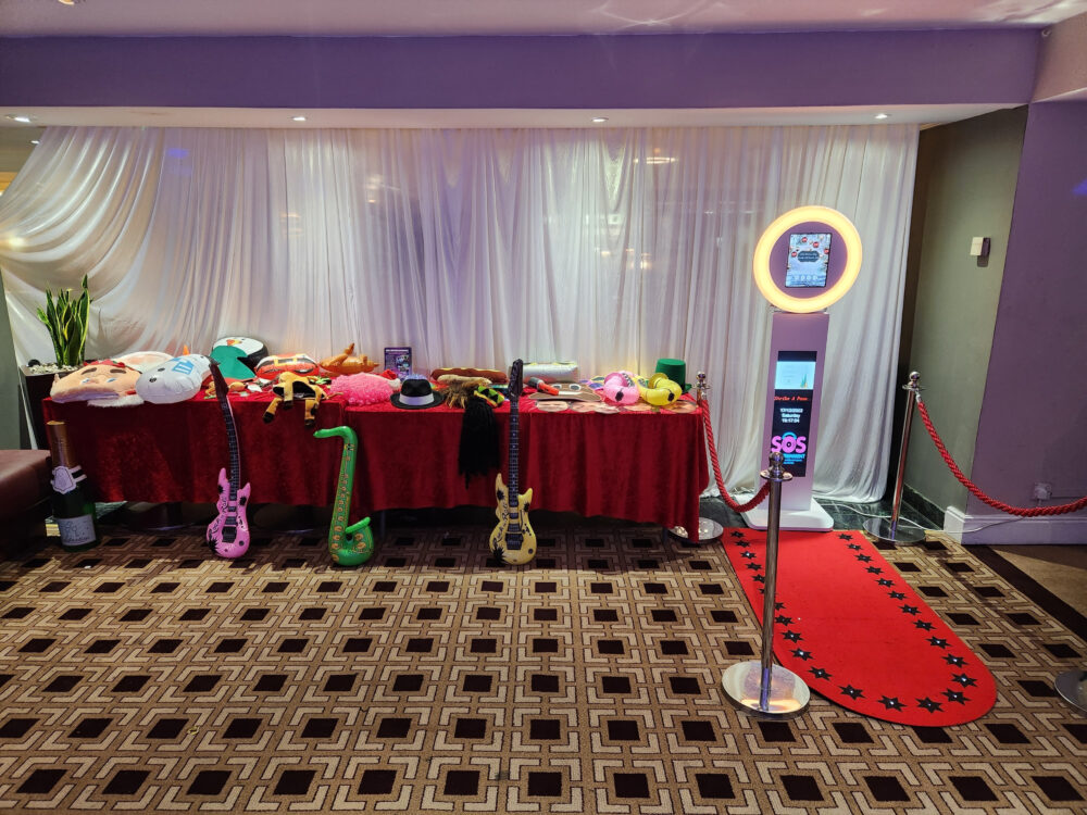 LCD digital photobooth hire maidstone